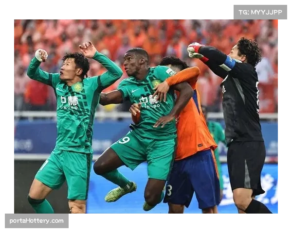 中超第二轮：山东泰山主场2-0力克北京国安，克雷桑点射破门